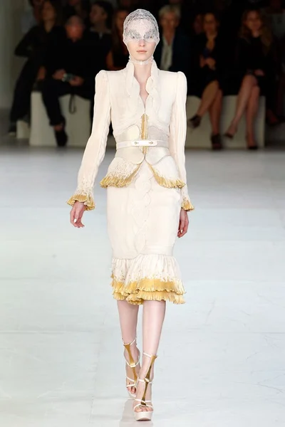 Look 1